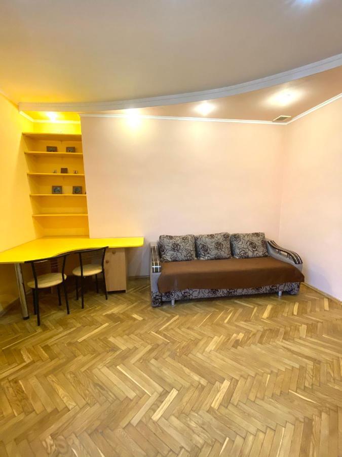Квартира Біля Залізничного Вокзалу Вулиця Залізнична 10 До 5 Гостей Lviv Extérieur photo