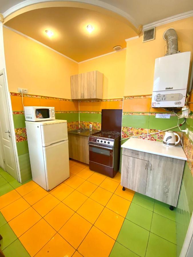 Квартира Біля Залізничного Вокзалу Вулиця Залізнична 10 До 5 Гостей Lviv Extérieur photo