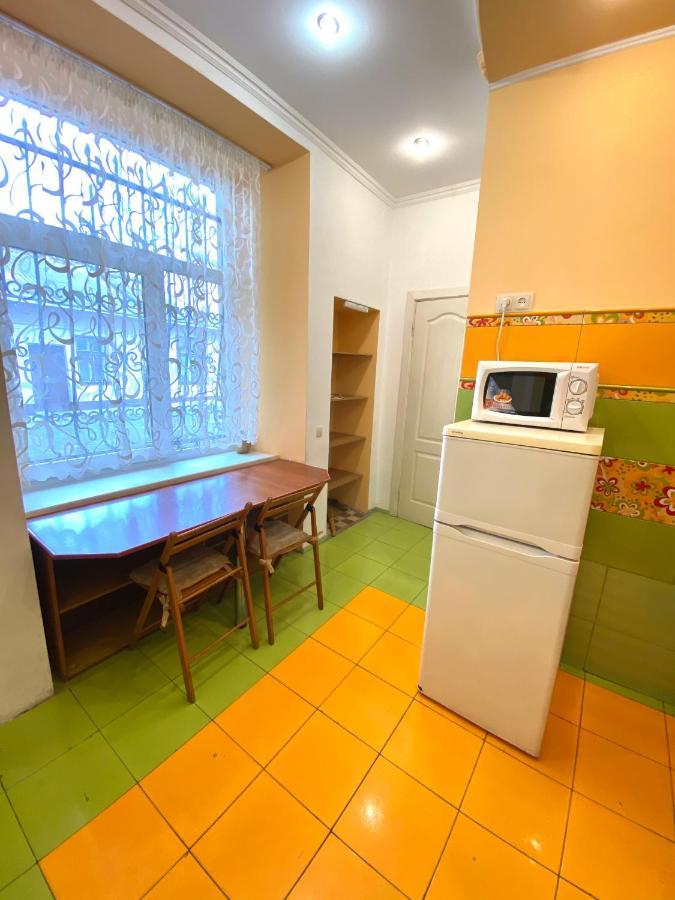 Квартира Біля Залізничного Вокзалу Вулиця Залізнична 10 До 5 Гостей Lviv Extérieur photo